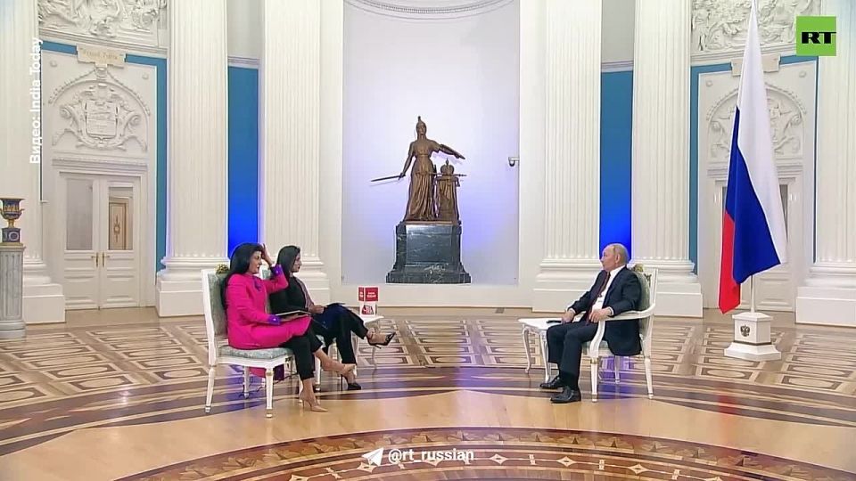 Путин:. «Есть несколько мощных разведывательных служб в мире. Это и ЦРУ, это наша советская, российская разведка. Это, как известно, очень эффективная, кстати, «Моссад», израильская разведка