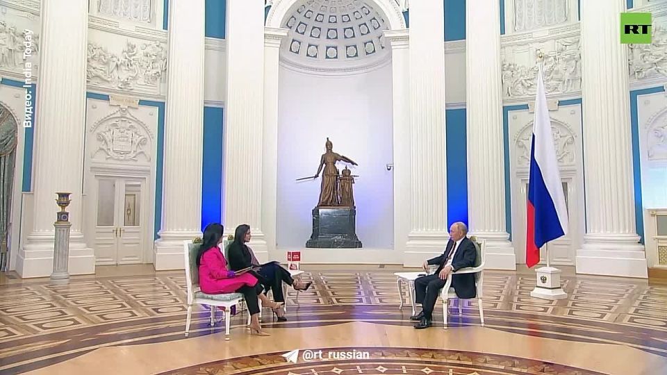 — Пять часов! Уиткофф и Кушнер?