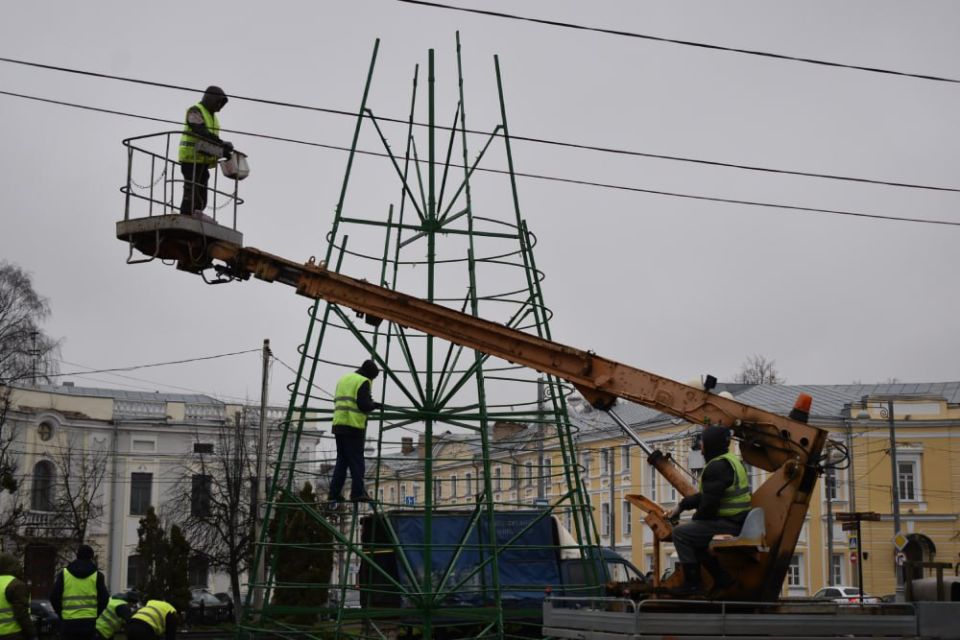 Тверь украшают к Новому году