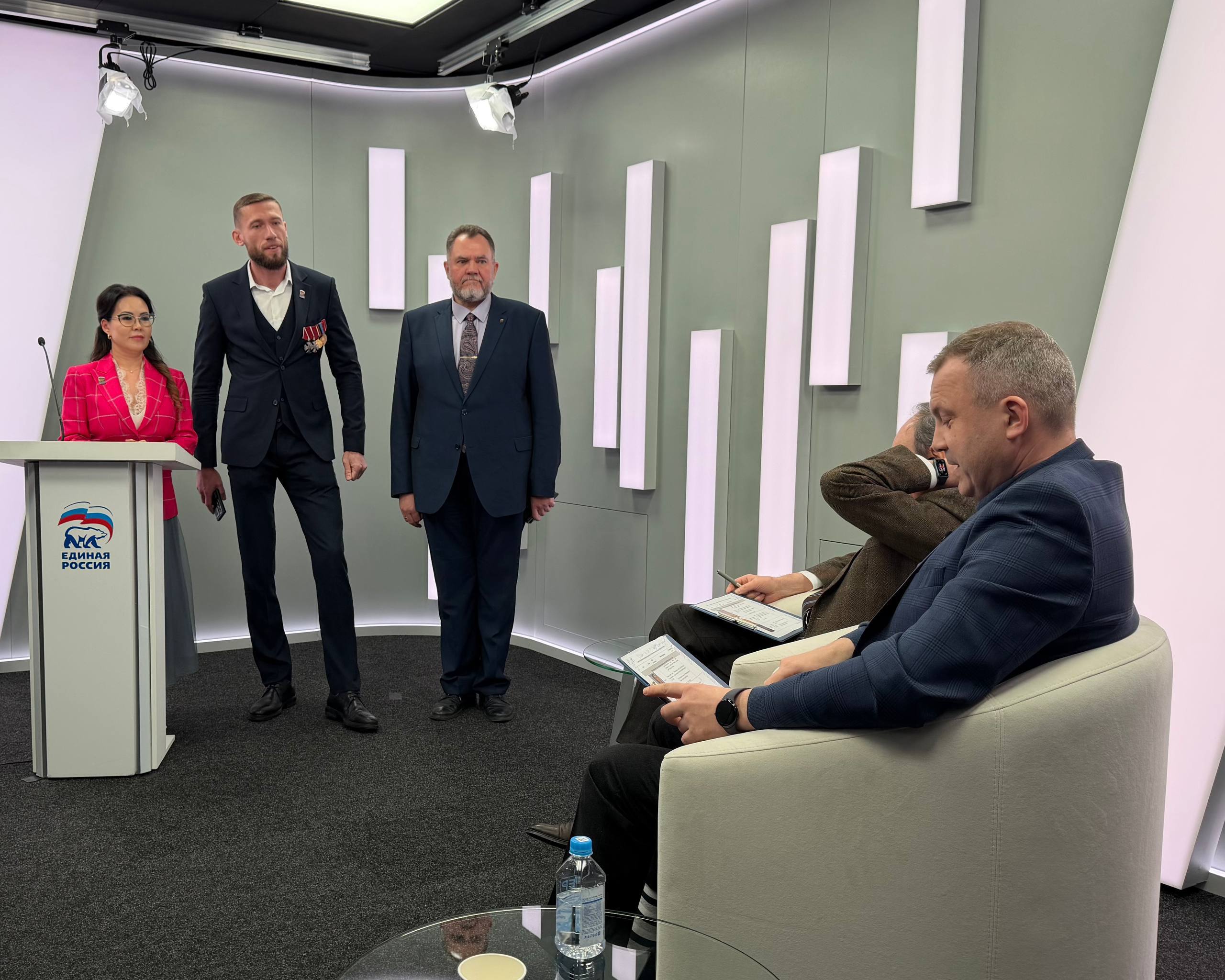 Евгений Попов: Полуфинал программы «Публичная политика» в Высшей партийной школе «Единой России» Евгений Попов: Полуфинал программы «Публичная политика» в Высшей партийной школе «Единой России»