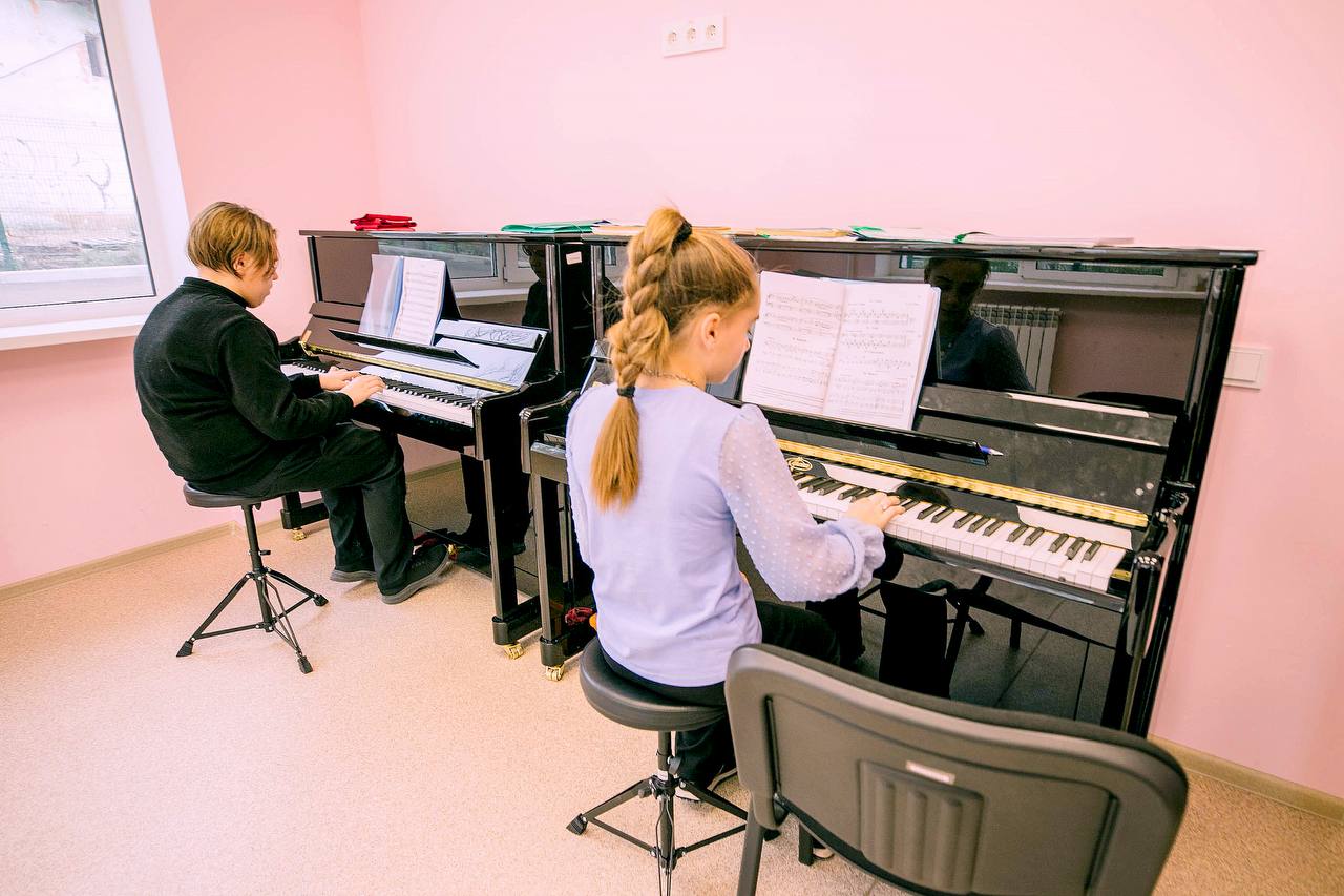 Марат Хуснуллин: После заехал посмотреть, как в восстановленной школе искусств №1 развивают свои таланты юные жители города Марат Хуснуллин: После заехал посмотреть, как в восстановленной школе искусств №1 развивают свои таланты юные жители города