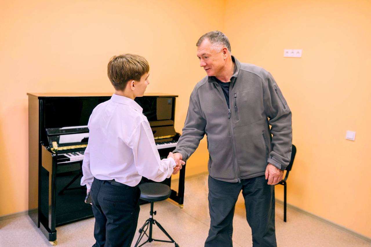 Марат Хуснуллин: После заехал посмотреть, как в восстановленной школе искусств №1 развивают свои таланты юные жители города Марат Хуснуллин: После заехал посмотреть, как в восстановленной школе искусств №1 развивают свои таланты юные жители города