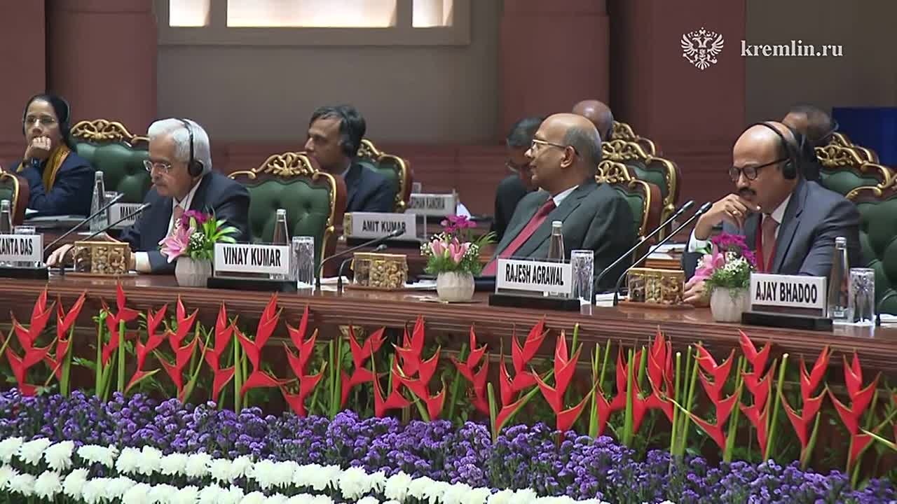 Президент принимает участие в пленарном заседании российско-индийского бизнес-форума