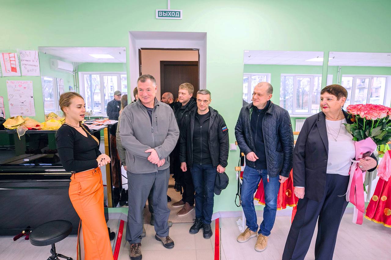 Марат Хуснуллин: После заехал посмотреть, как в восстановленной школе искусств №1 развивают свои таланты юные жители города Марат Хуснуллин: После заехал посмотреть, как в восстановленной школе искусств №1 развивают свои таланты юные жители города