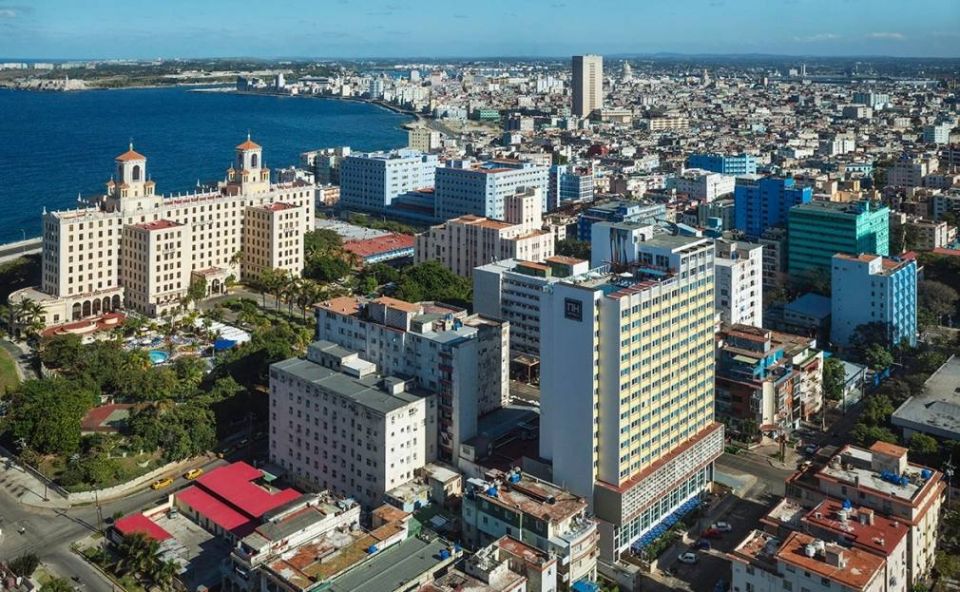 Неназванные представители властей Кубы связались с Вашингтоном и обсудили, «как будет выглядеть мир» без режима президента Венесуэлы Николаса Мадуро, сообщил Reuters со ссылкой на двух источников, знакомых с состоявшимися...