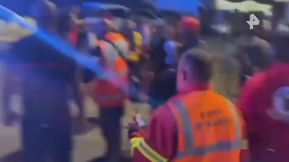 Автомобиль въехал в толпу во время рождественской вечеринки во французском Сент-Анне