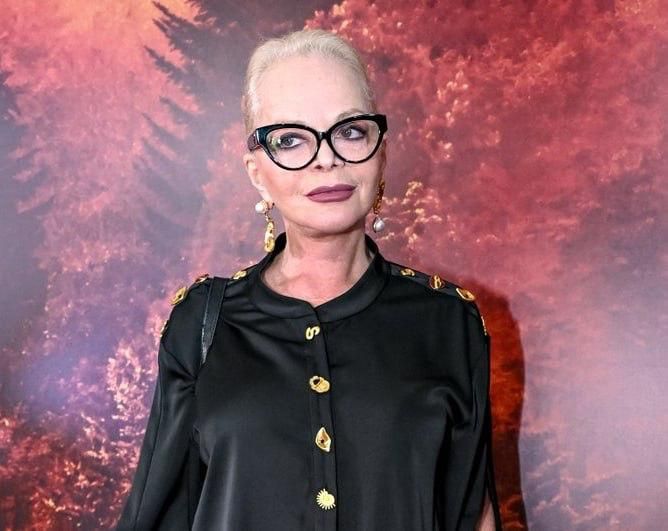 Полина Лурье, купившая квартиру у Ларисы Долиной, не будет отзывать жалобу из Верховного суда после заявления о готовности вернуть ей деньги