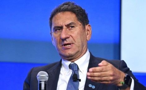 Электричество, выработанное возобновляемыми источниками энергии (ВИЭ) становится дешевле, и через несколько лет будет экономически выгоднее инвестировать в новую возобновляемую станцию с хранением энергии, чем поддерживать в...