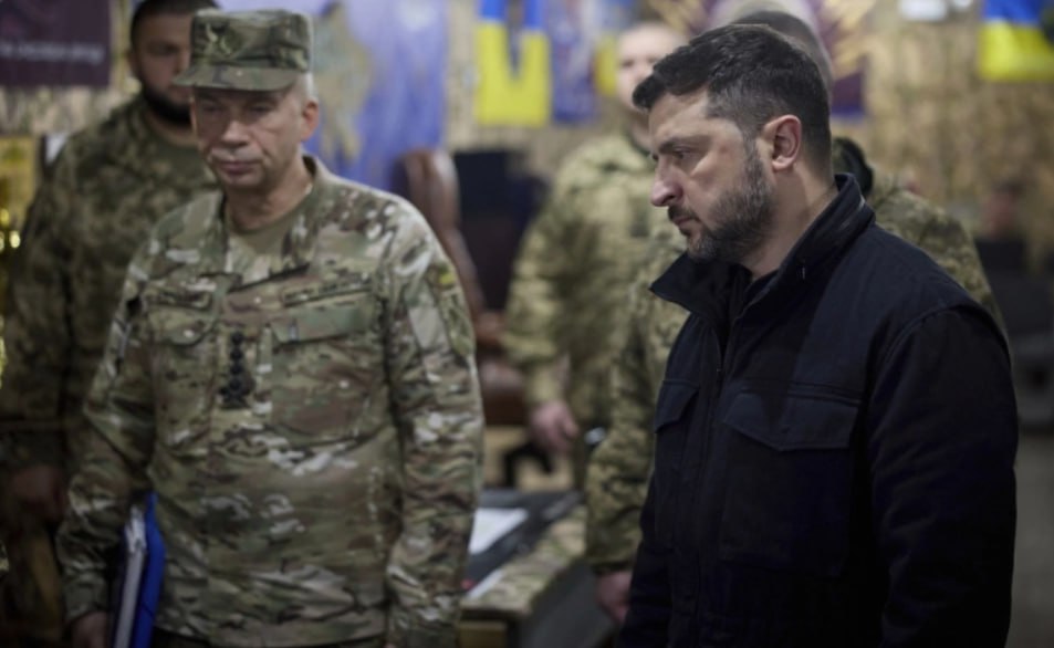 Главнокомандующий ВСУ Александр Сырский заявил в интервью Sky News, что для Украины неприемлемо «просто отказаться от территорий» в рамках любого мирного соглашения с Россией