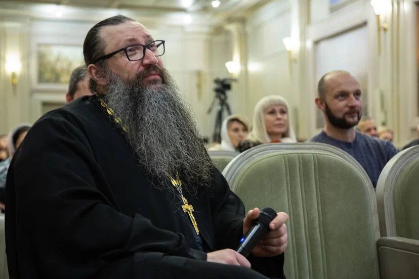 Роман Голованов: Настоящие мужские советы, как победить матершину среди школьников Роман Голованов: Настоящие мужские советы, как победить матершину среди школьников