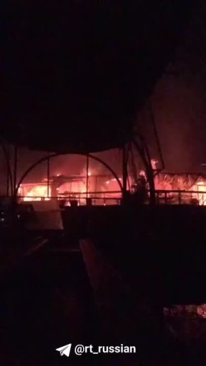 Не менее 23 человек погибли в результате пожара в ночном клубе на севере Гоа, сообщает Indian Express