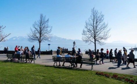 Почти 50% швейцарцев поддерживают предложение правой Народной партии об ограничении численности населения страны 10 млн человек, сообщает Bloomberg со ссылкой на результаты опроса Tamedia/20 Minuten