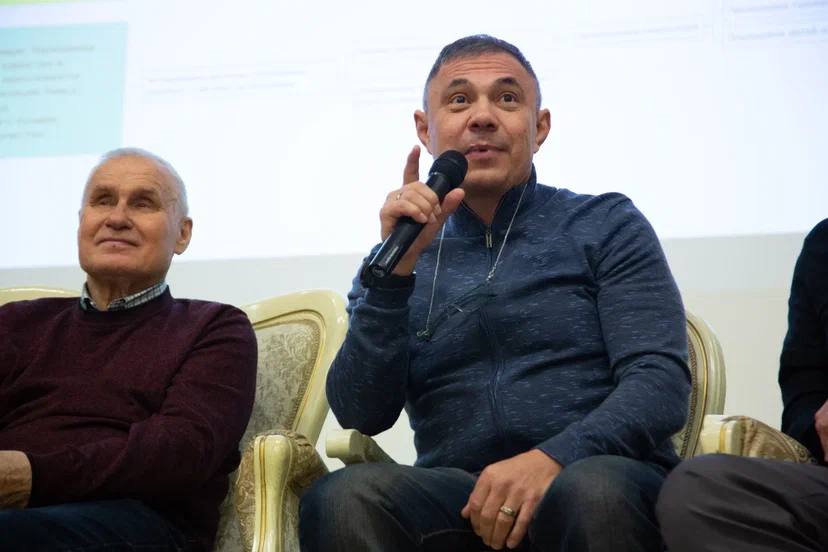 Роман Голованов: Настоящие мужские советы, как победить матершину среди школьников Роман Голованов: Настоящие мужские советы, как победить матершину среди школьников