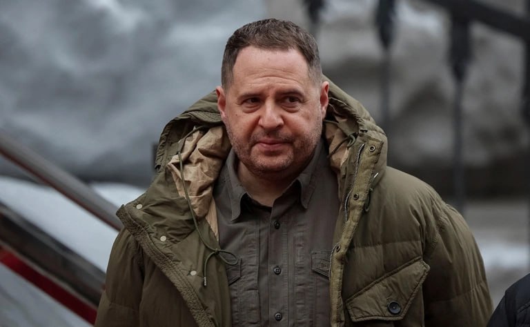 Премьер-министр Украины Юлия Свириденко и председатель Верховной рады Руслан Стефанчук были в числе высокопоставленных политиков и чиновников, которые стремились добиться отставки главы офиса президента Андрея Ермака