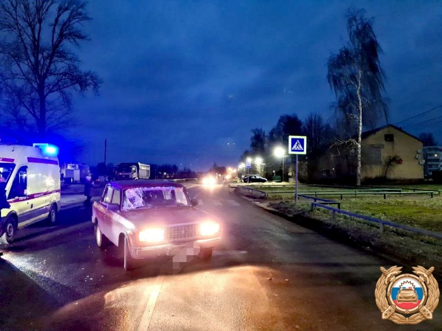 В микрорайоне Твери на пешеходном переходе сбили женщину