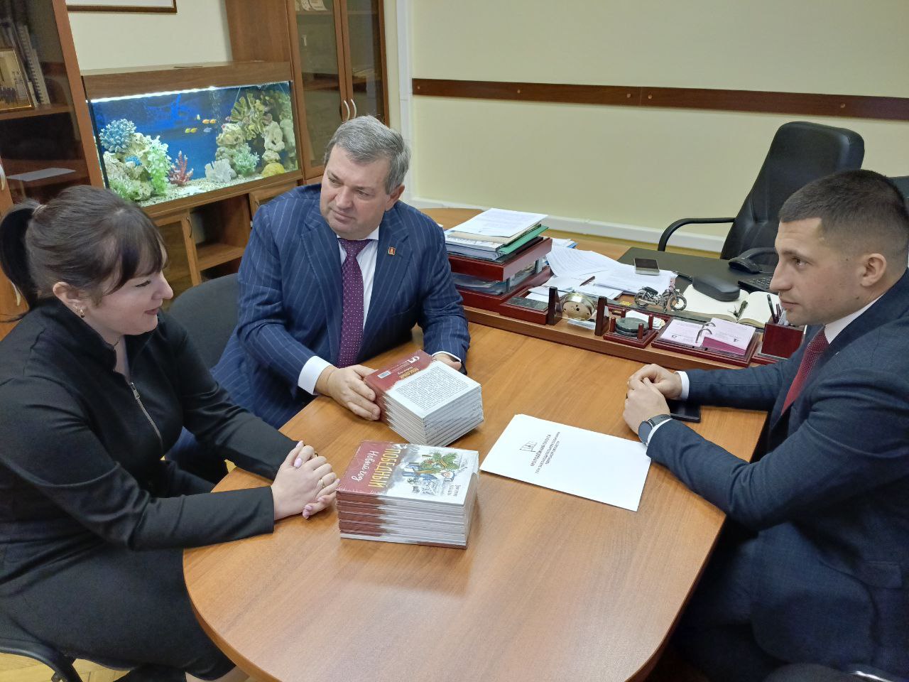 Член Молодежной палаты при ЗСТО Виктория Лебедева представила свою новую книгу «Победный Новый год»