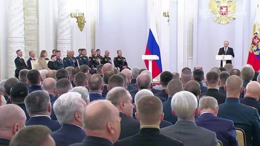 Владимир Путин принимает участие в церемонии вручения медалей «Золотая Звезда» Героям России