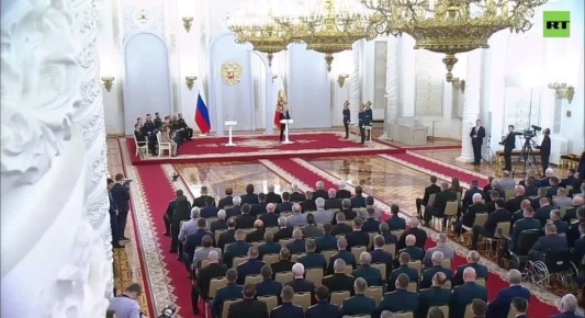 Путин: в искренней любви к Родине и исторической правоте заключается сила России и её победы