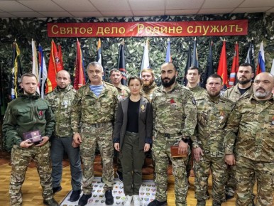 Анна Кузнецова: С особым уважением мы поздравлчем всех Героев Отечества! Всех тех, кто защищал страну, созидал ее будущее, защищает сейчас