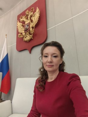 Анна Кузнецова: Наш законопроект о защите государственного символа — нашего герба — принят единогласно в первом чтении!