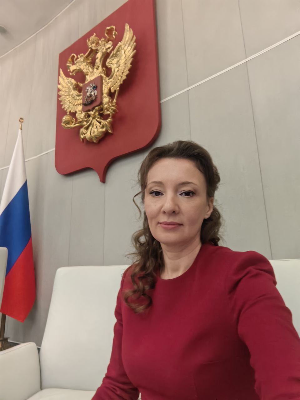 Анна Кузнецова: Наш законопроект о защите государственного символа — нашего герба — принят единогласно в первом чтении!