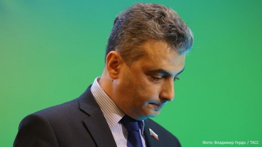 Политика Льва Шлосберга*, арестованного по делу о фейках про ВС РФ, внесли в перечень террористов и экстремистов в РФ — Росфинмониторинг