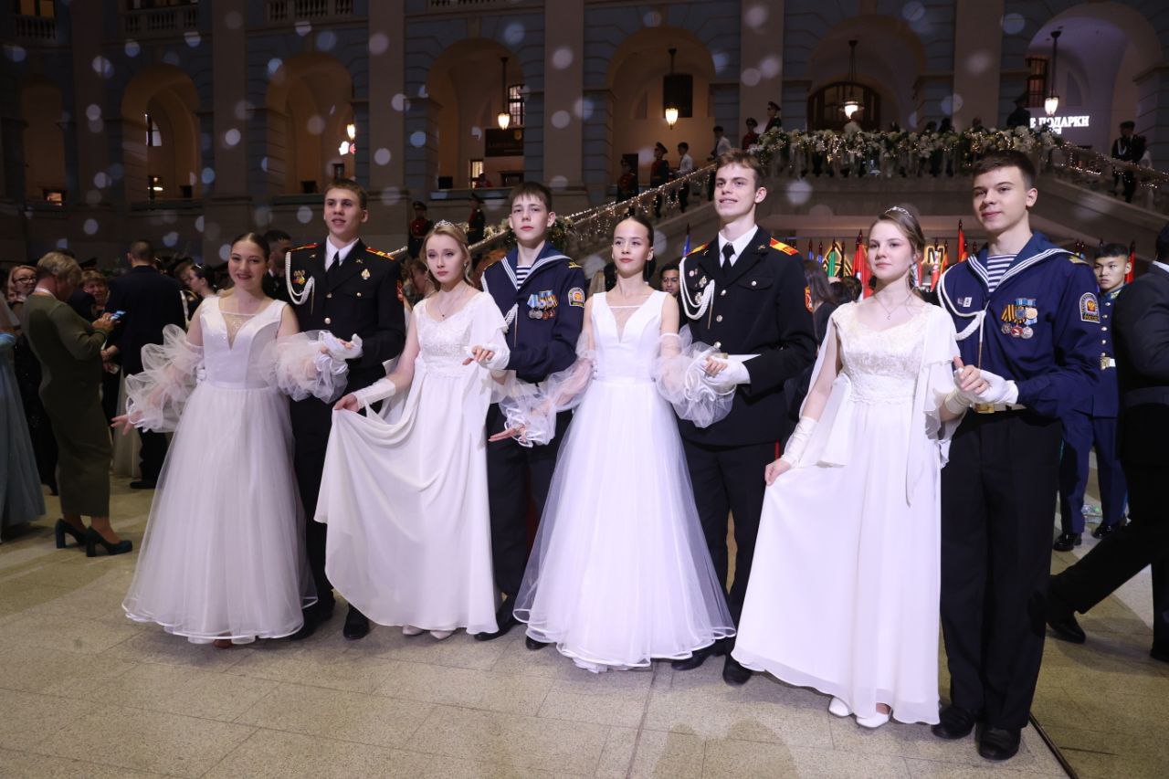 Сергей Миронов: В Москве открылся X Международный Кремлевский благотворительный кадетский бал Сергей Миронов: В Москве открылся X Международный Кремлевский благотворительный кадетский бал