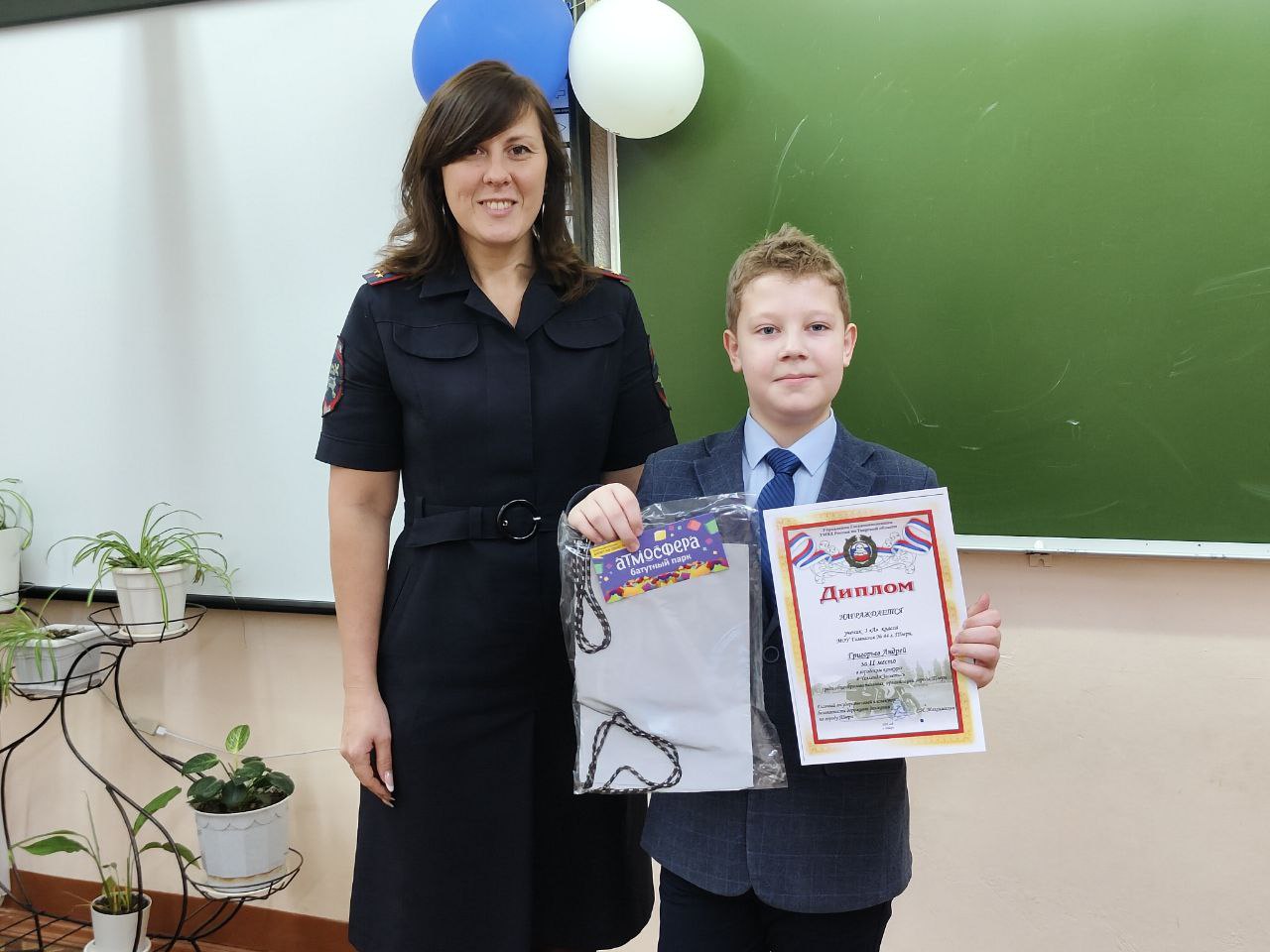 Сотрудники Госавтоинспекции города Твери поздравили победителей #ЧелленджЗасветись Сотрудники Госавтоинспекции города Твери поздравили победителей #ЧелленджЗасветись