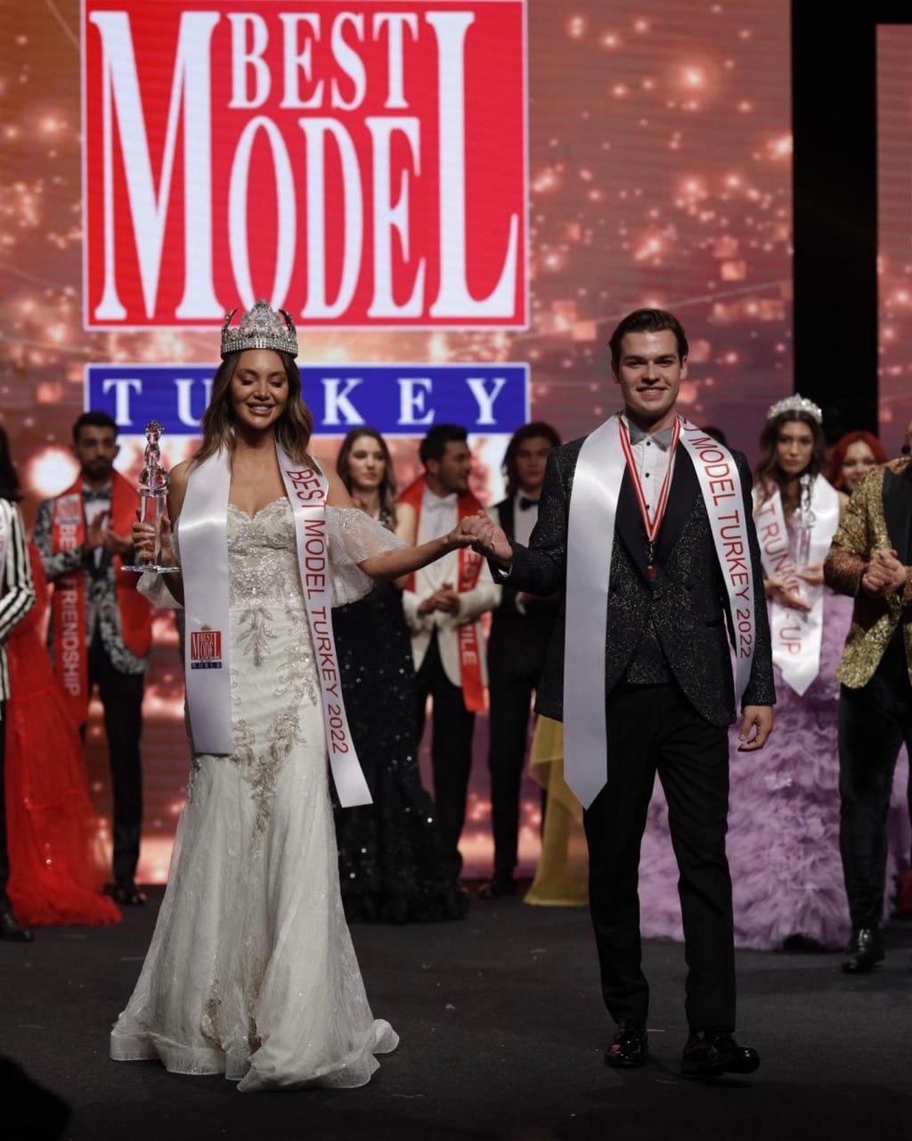 Российская модель обвинила в избиении турецкого бизнесмена и его любовницу Российская модель обвинила в избиении турецкого бизнесмена и его любовницу