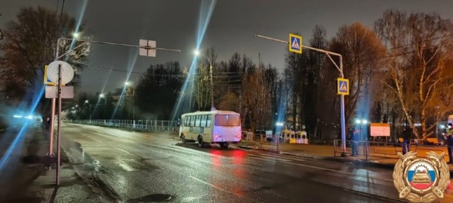 Госавтоинспекция города Твери обращается к пешеходам и водителям с просьбой быть предельно внимательными в условиях ухудшения погодных условий
