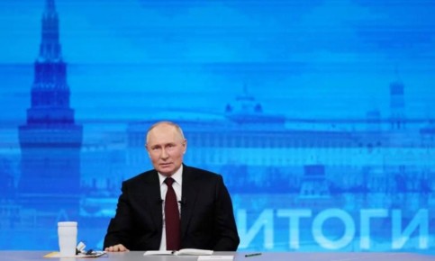 Почти 869 тыс. обращений уже поступило на прямую линию с Владимиром Путиным, сообщили в Кремле