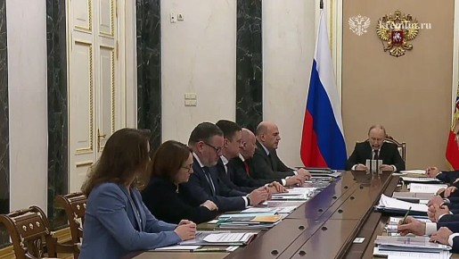 Президент проводит совещание по экономическим вопросам