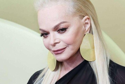 Мошенники атаковали Долину с применением сразу нескольких техник психологического давления, сообщил источник RT