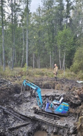 Опубликованы фото с места подъема фрагментов бомбардировщика в Тверской области