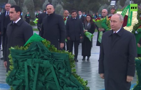 Путин, Эрдоган, Токаев и ещё ряд мировых лидеров возложили венки к монументу нейтралитета Туркменистана