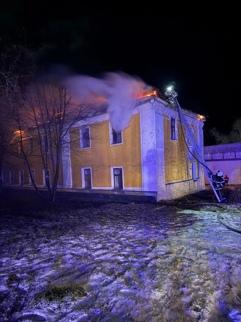 Пожар в Никитском монастыре локализован, сообщил глава городского округа Переславль-Залесский Дмитрий Зяблицкий Пожар в Никитском монастыре локализован, сообщил глава городского округа Переславль-Залесский Дмитрий Зяблицкий