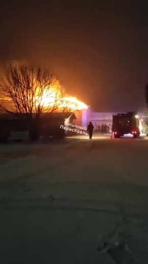 На территории одного из древнейших монастырей России начался пожар