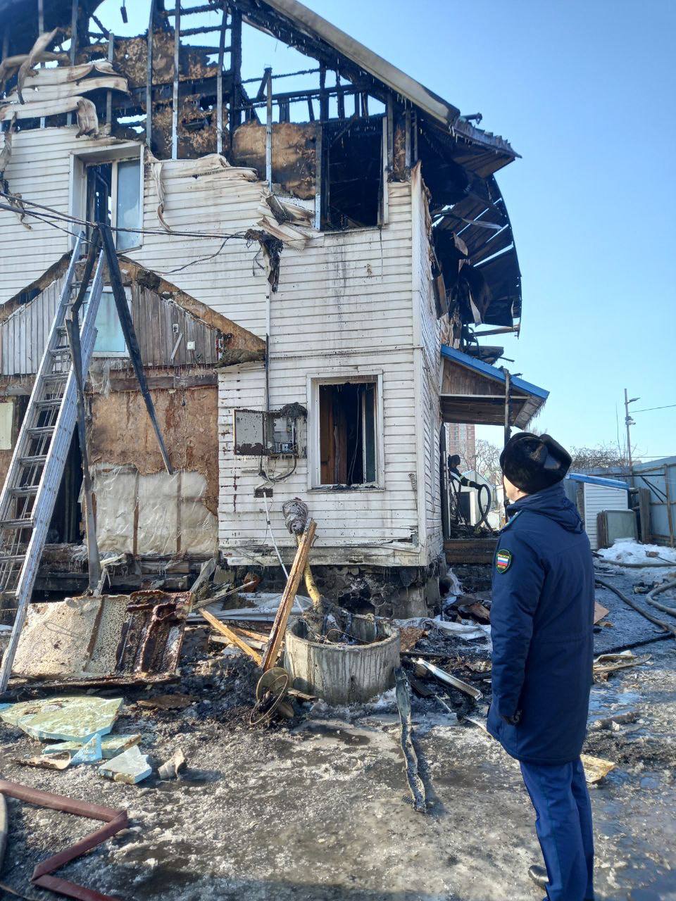 74-летний мужчина погиб в пожаре в одном из жилых домов Уссурийска, сообщили в прокуратуре Приморья 74-летний мужчина погиб в пожаре в одном из жилых домов Уссурийска, сообщили в прокуратуре Приморья