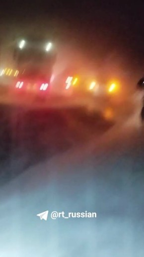 Из-за снежного шторма в Саратовской области спасатели эвакуировали десятки людей с одной из трасс