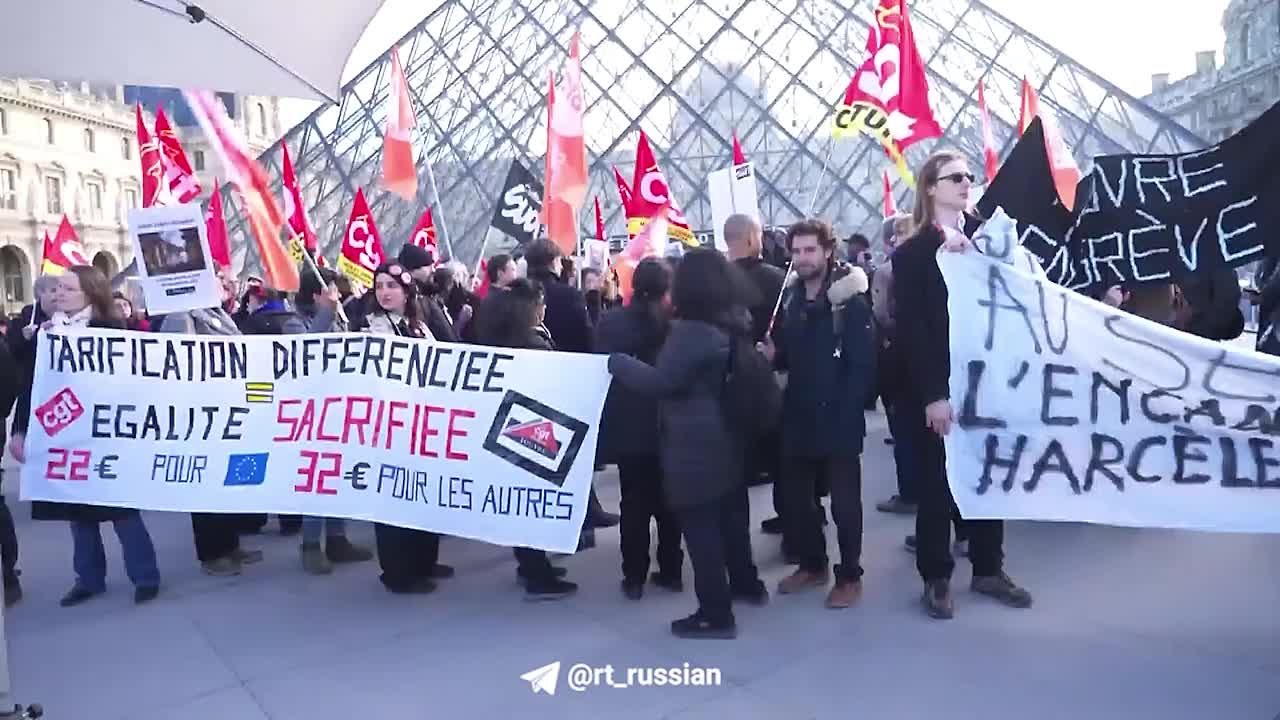 Лувр сегодня пришлось закрыть из-за забастовки — более 400 сотрудников выступили за бессрочный бойкот