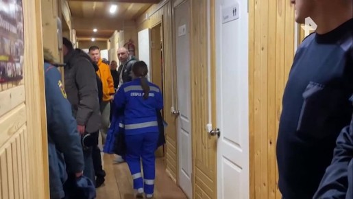 На видео РЕН ТВ — первые кадры с туристами, ранее пропавшими на снегоходах в Пермском крае