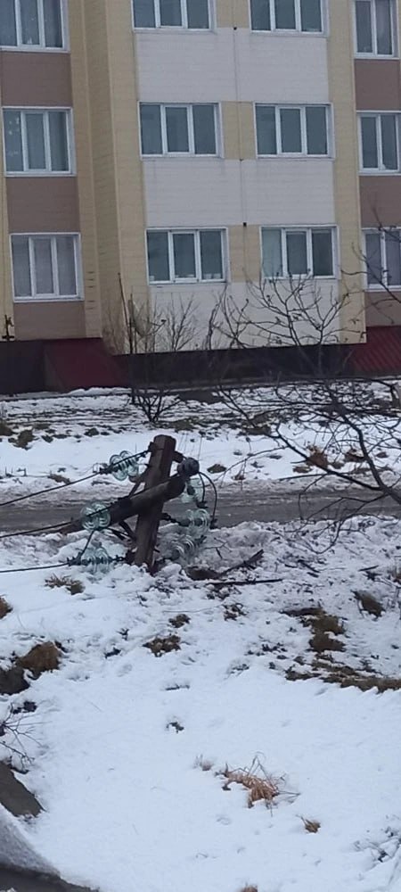 Из-за ураганного ветра без электричества остались жители Южно-Курильского района Из-за ураганного ветра без электричества остались жители Южно-Курильского района