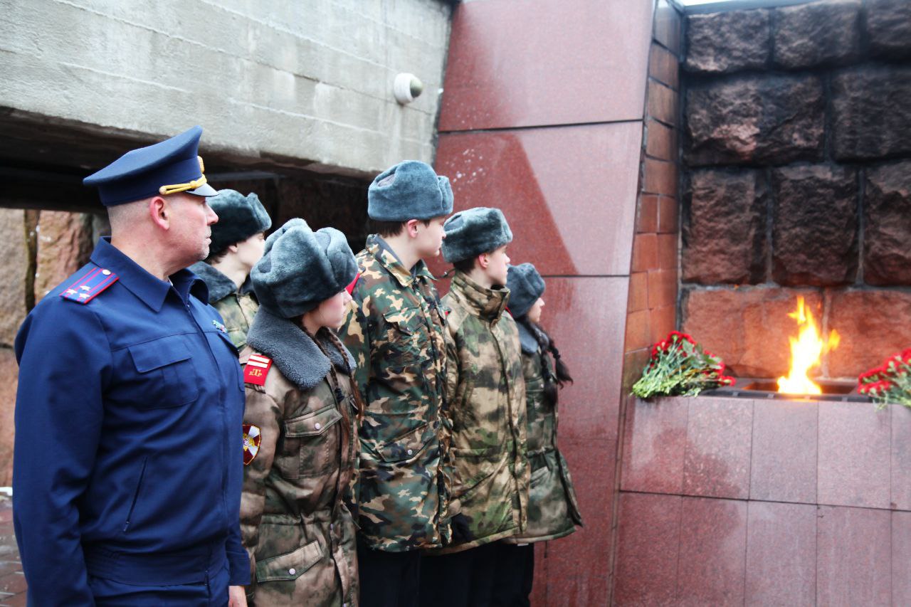 В Твери помощник руководителя следственного управления Следственного комитета и кадеты приняли участие в торжественном мероприятии, посвященном 84-летней годовщине освобождения города Калинина от немецко-фашистских... В Твери помощник руководителя следственного управления Следственного комитета и кадеты приняли участие в торжественном мероприятии, посвященном 84-летней годовщине освобождения города Калинина от немецко-фашистских...