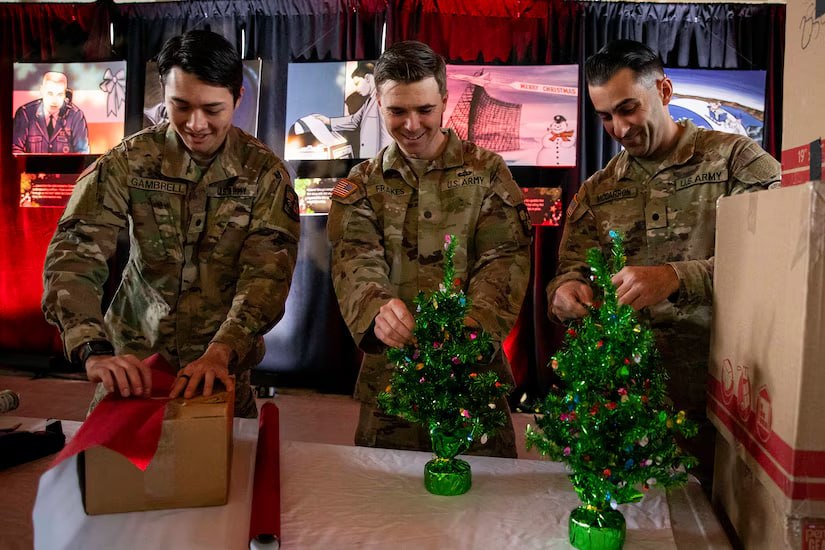 Минвойны США предупредило Санта-Клауса, что небо над США защищают истребители Минвойны США предупредило Санта-Клауса, что небо над США защищают истребители