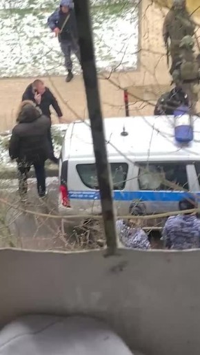 Нападавший в машине полиции