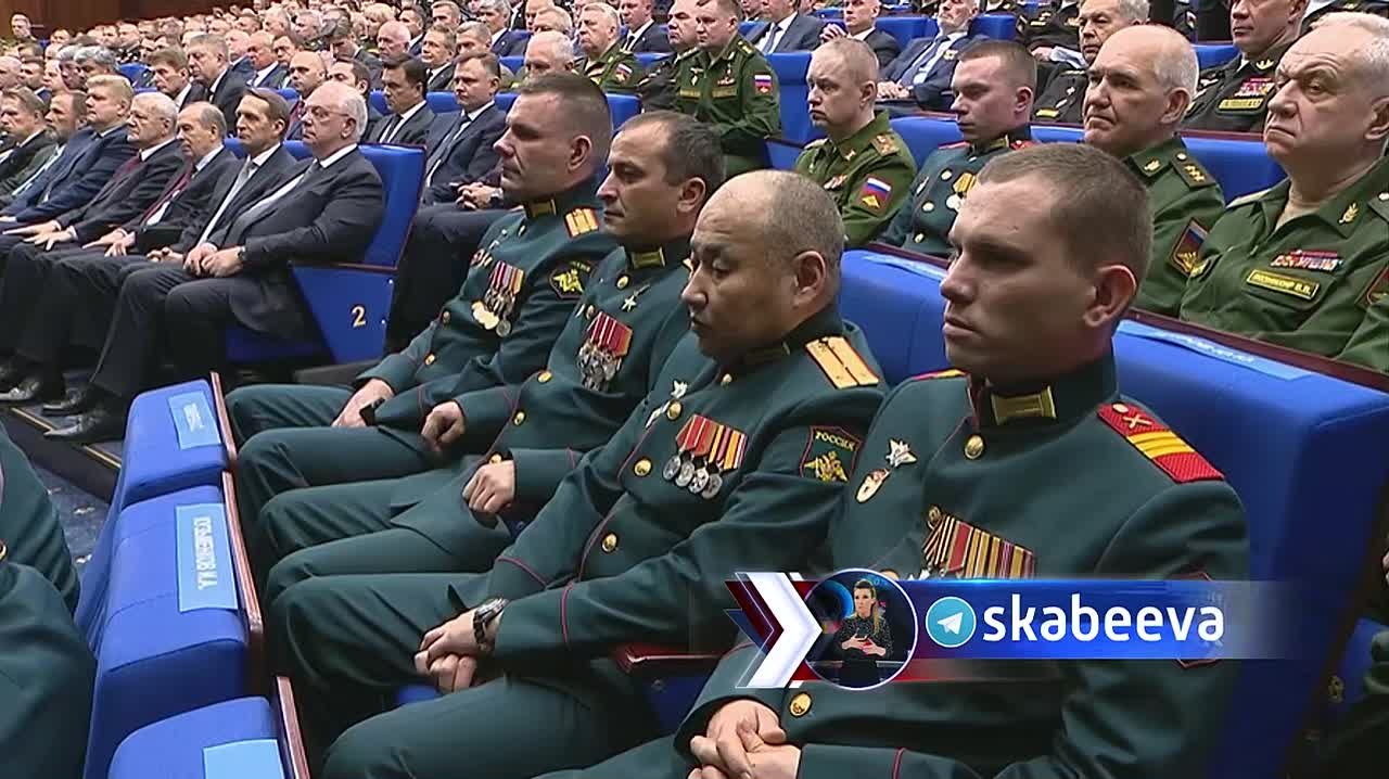 ‘Наш долг помнить всех наших павших товарищей’ – Путин объявил минуту молчания на заседании коллегии Министерства обороны