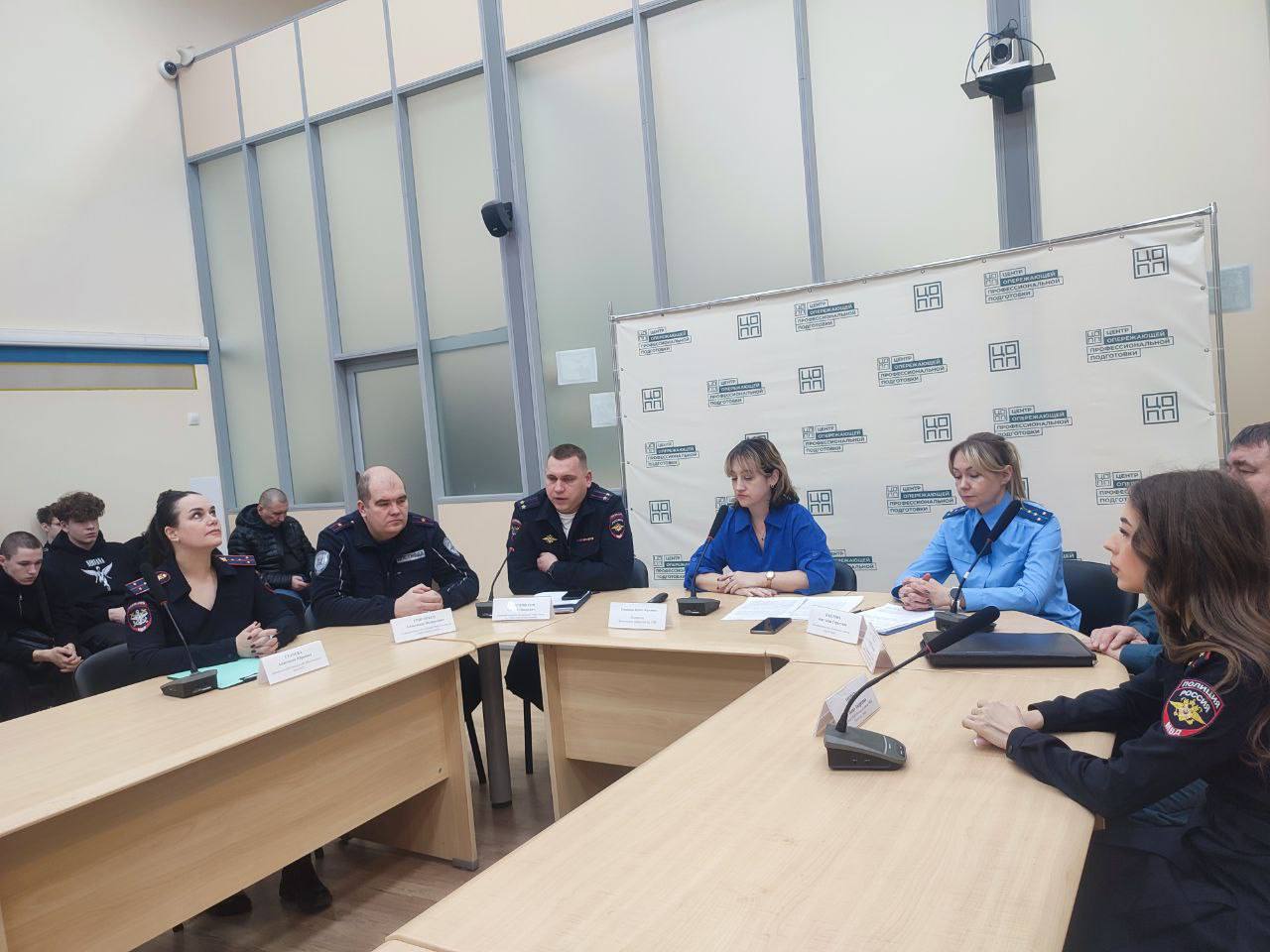 Начальник Госавтоинспекции города Твери призвал студентов к соблюдению ПДД