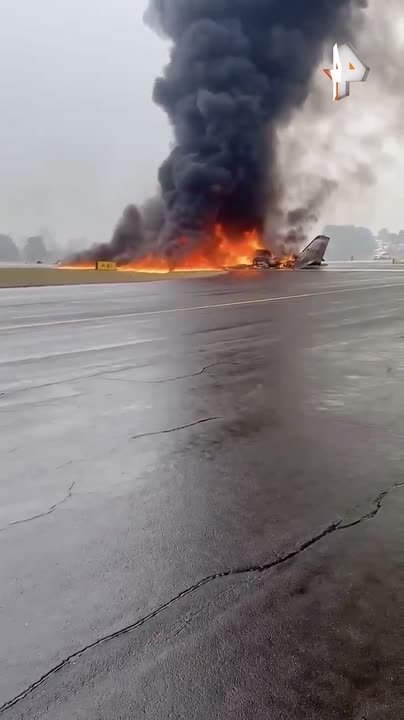 Несколько человек погибли в результате крушения частного самолета в Северной Каролине, США