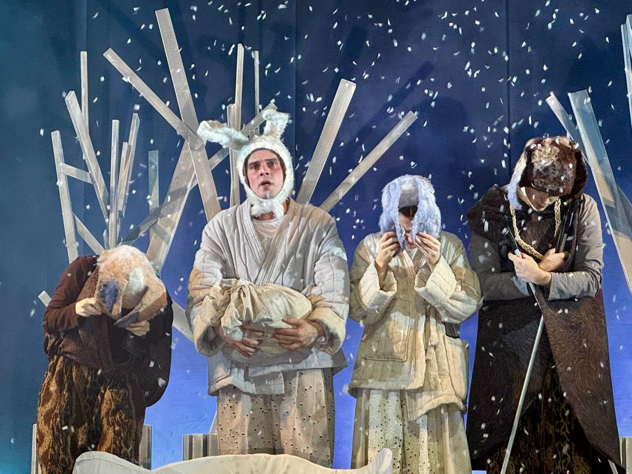 "Следуй за лисьим хвостом": новогодняя сказка для всей семьи в Тверском ТЮЗе "Следуй за лисьим хвостом": новогодняя сказка для всей семьи в Тверском ТЮЗе