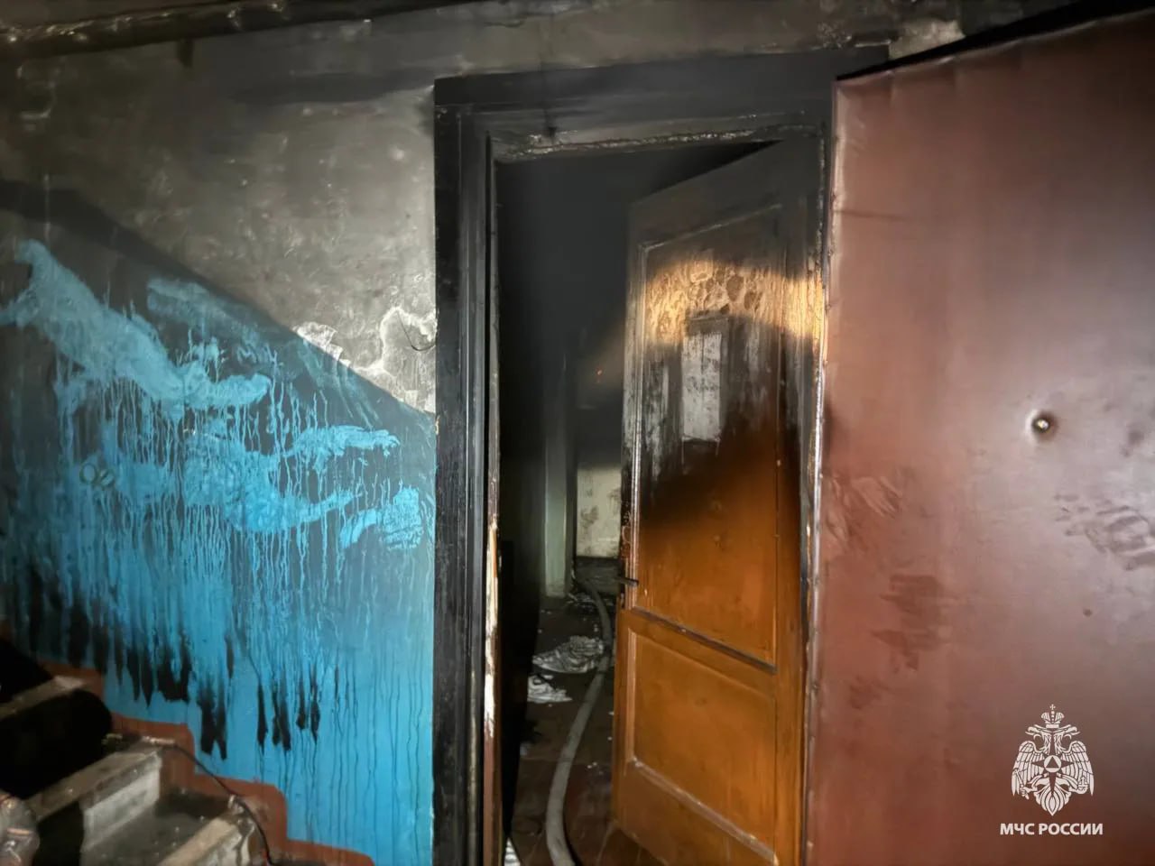 В МЧС назвали причину пожара в доме в Твери, где спасли пятерых детей